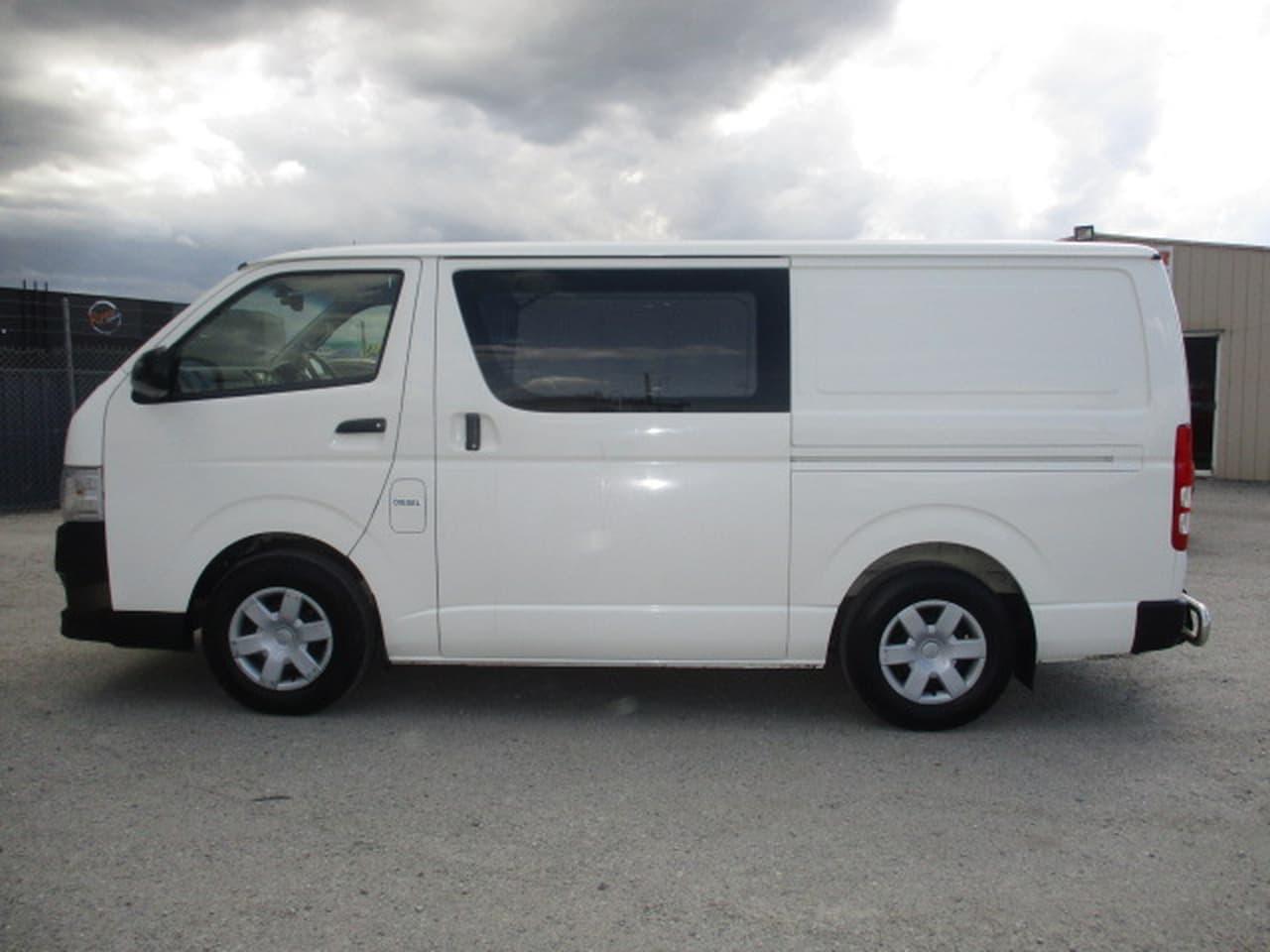 Download 2013 Toyota Hiace Kdh201r Automatic Van - JTFD5036452 ...